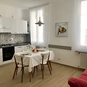  Apartment Temporary House De' Giudei Italy