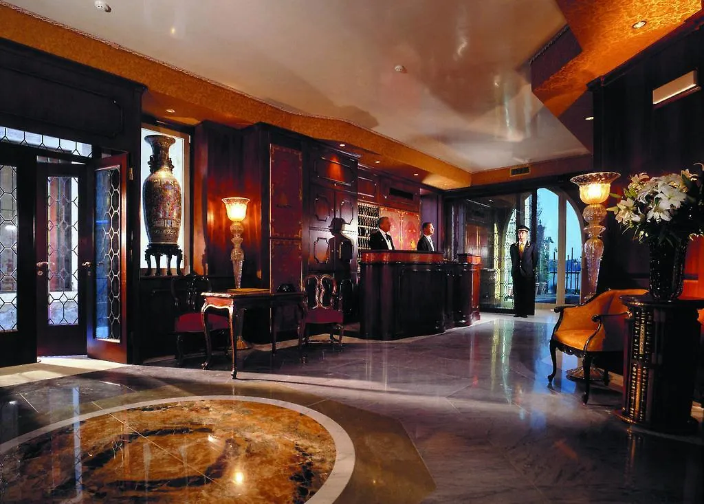 Bauer Il Palazzo Otel Venedik 5*,